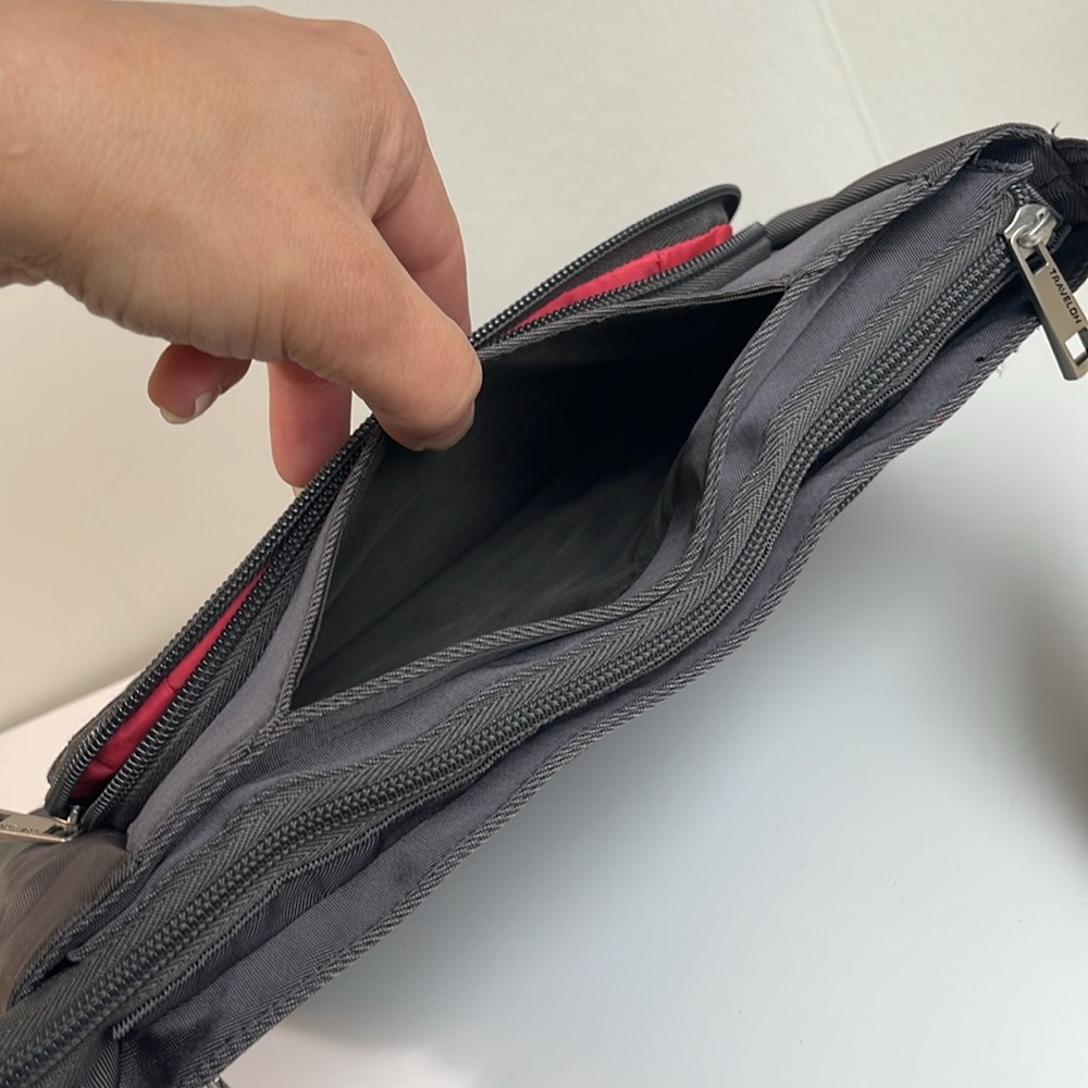 Travelon Anti-Theft Crossbody - Picture 9 of 16